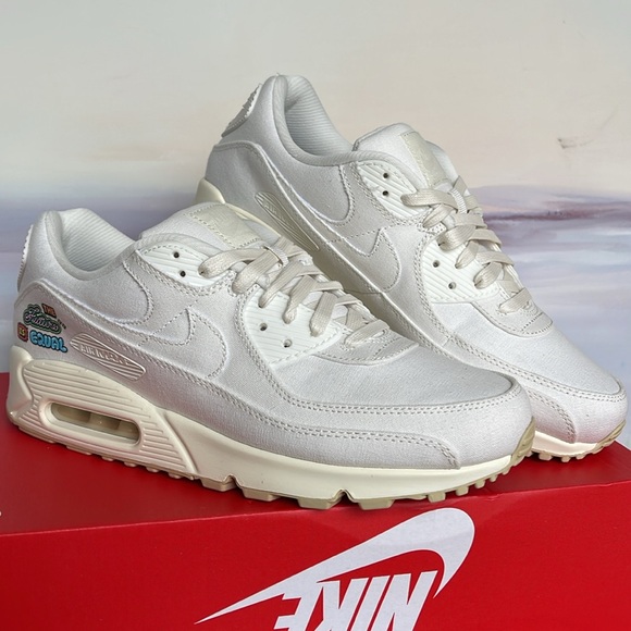 Nike WMNS Air Max 90 SE
Sail/Cashmere/Team Gold/ Sail
Women's Shoes
FD0867-133 - Picture 7 of 16